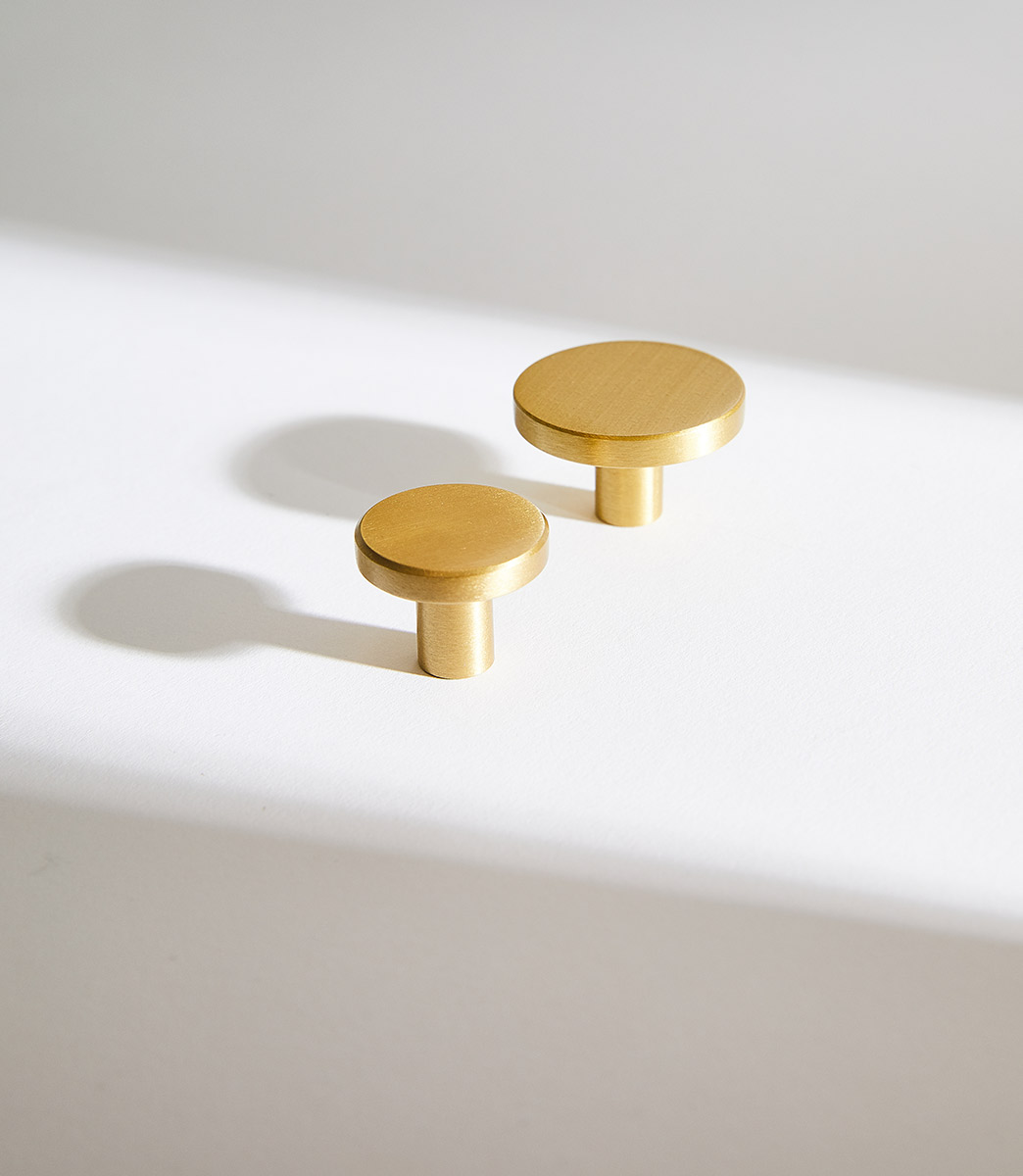 MOUD Home DOT messing knage - Ø2,5 cm MOUD Home DOT messing knage - Ø2,5 cm