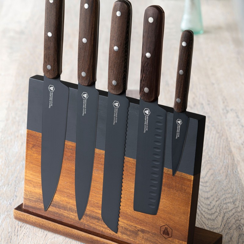 Laguiole Køkkenknive, sort/Wenge, 5 knive med magnetisk knivblok Laguiole Køkkenknive, sort/Wenge, 5 knive med magnetisk knivblok