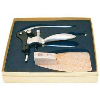 Laguiole stor vinåbner på træfod - La Croux Laguiole stor vinåbner på træfod - La Croux