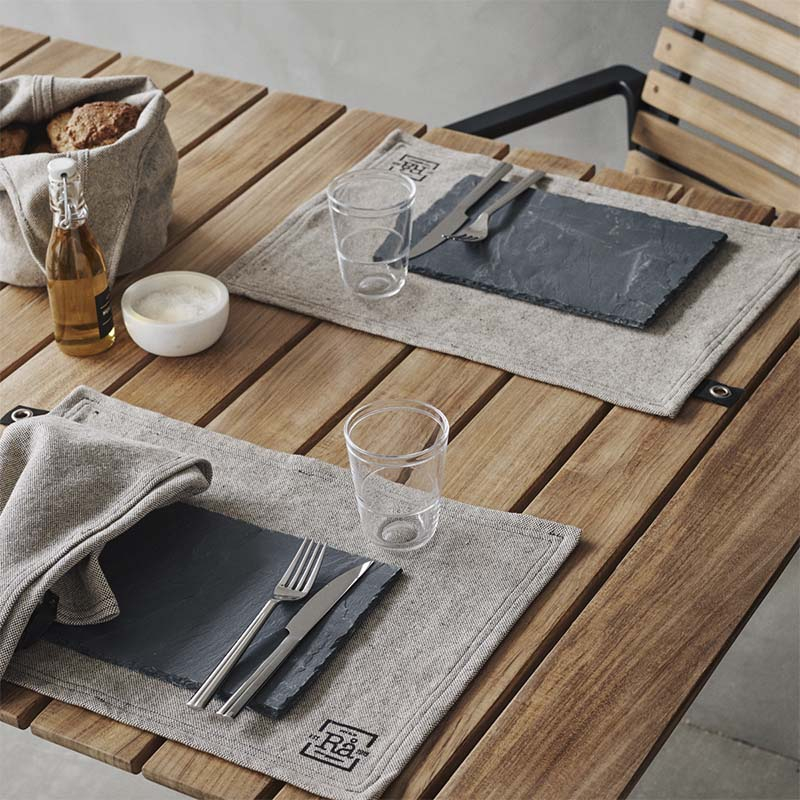 Rå Dækkeserviet mørk grå 50x35 cm 2 stk.* Rå Dækkeserviet mørk grå 50x35 cm 2 stk.*