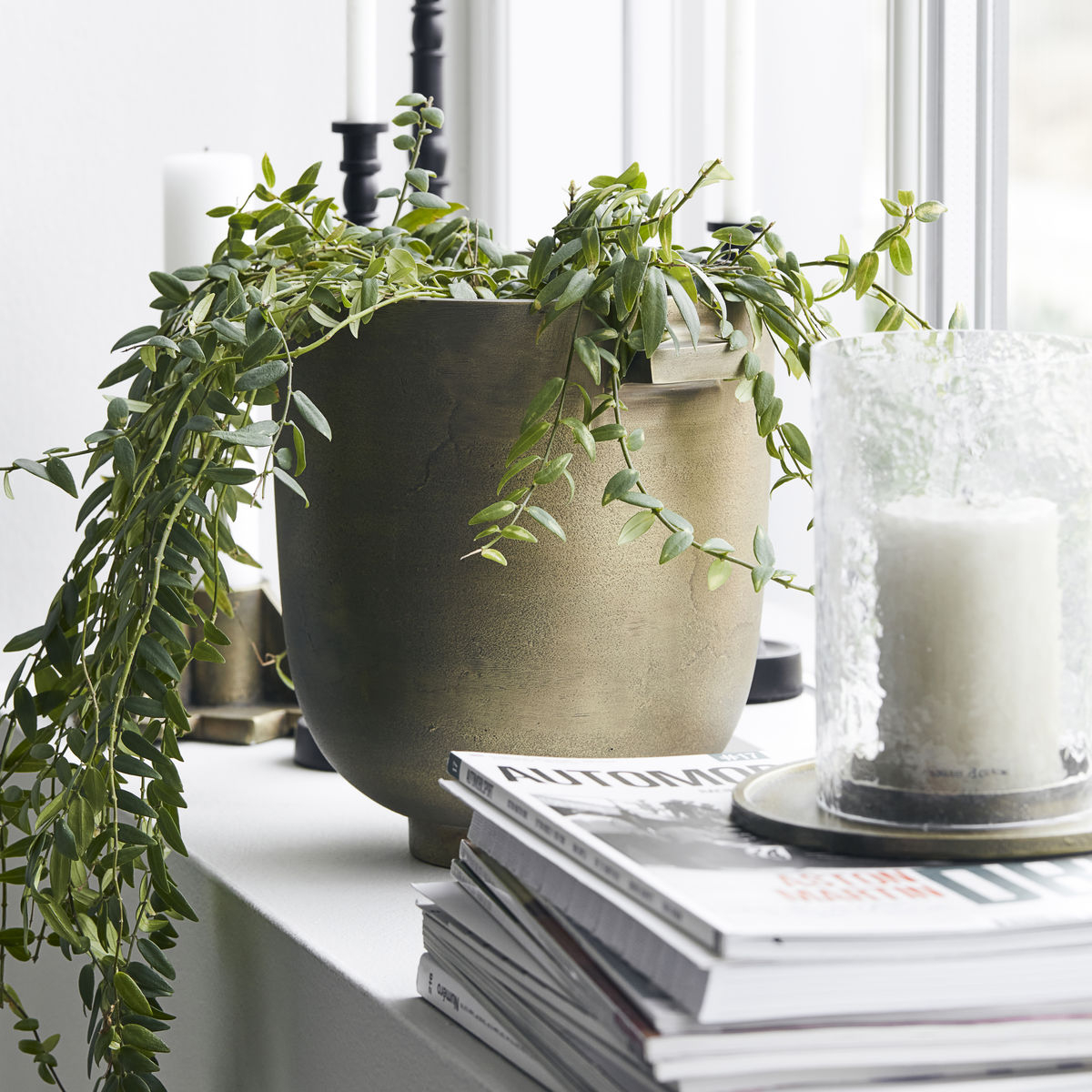 Urtepotte, Foem, H 24 cm, antik messing Urtepotte, Foem, H 24 cm, antik messing