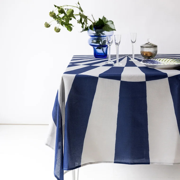 Langkilde & Søn Cirkus dug blå 140x240cm Langkilde & Søn Cirkus dug blå 140x240cm