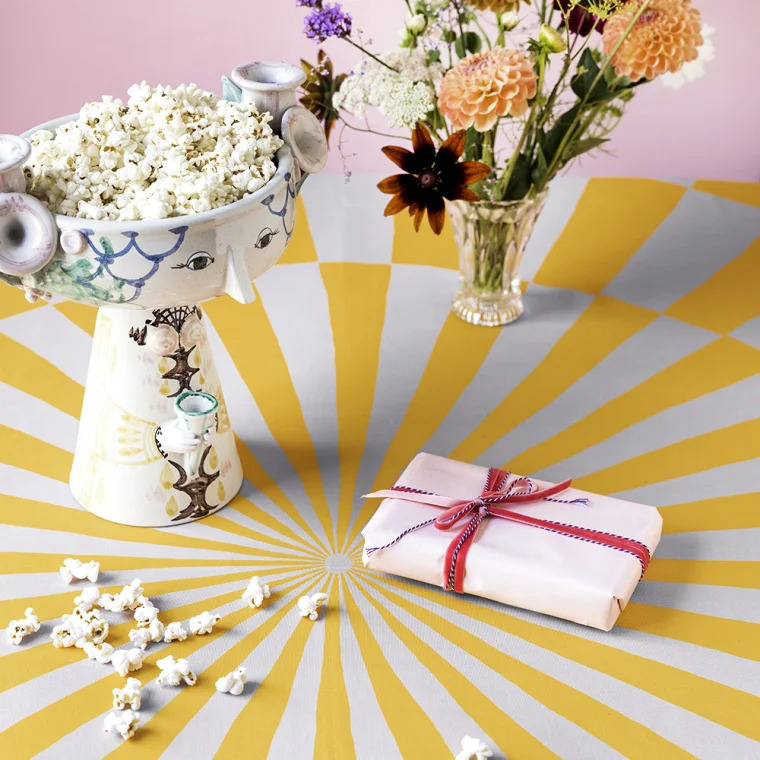 Langkilde & Søn Cirkus dug gul 140x240cm Langkilde & Søn Cirkus dug gul 140x240cm