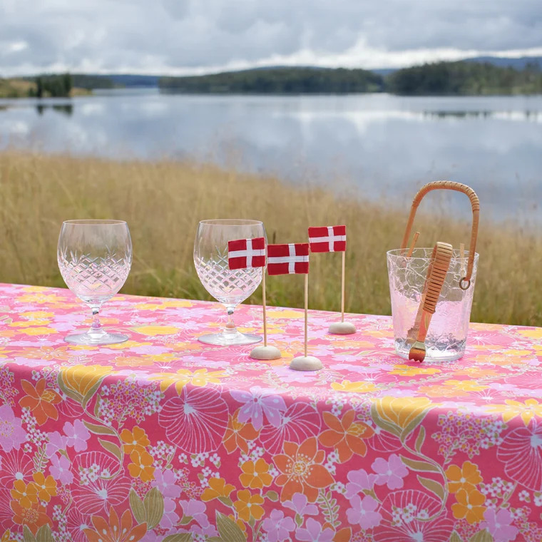 Langkilde & Søn Dug, Smilende Suzy 180 x 340 cm Langkilde & Søn Dug, Smilende Suzy 180 x 340 cm