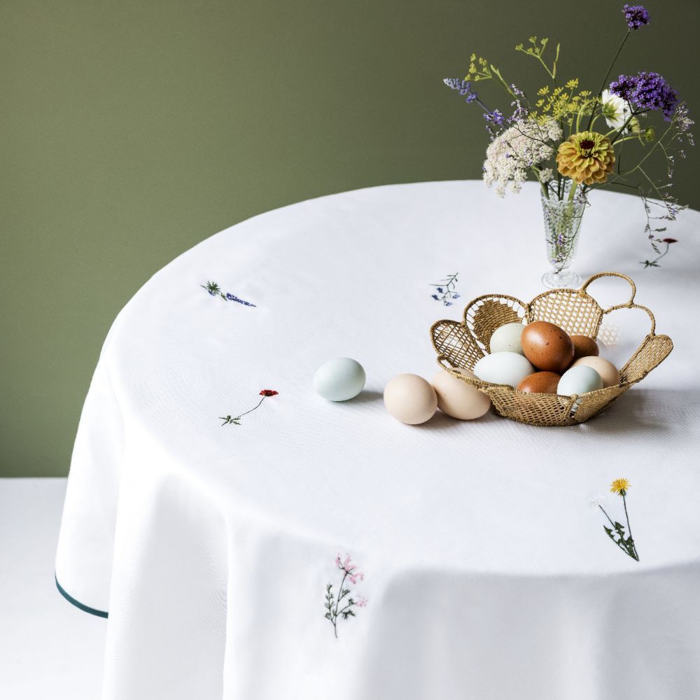 Langkilde & Søn Rund Floradug med vilde blomster Ø140 cm Langkilde & Søn Rund Floradug med vilde blomster Ø140 cm