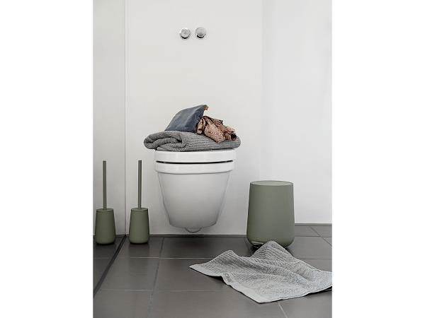 Zone Nova One Toiletbørste Dia 10,3 x 37 cm Matcha Green