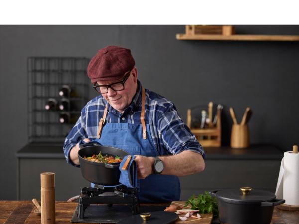 HOLM Støbejernsgryde Dia 22,5 x 11 cm 3,6 liter Sort HOLM Støbejernsgryde Dia 22,5 x 11 cm 3,6 liter Sort