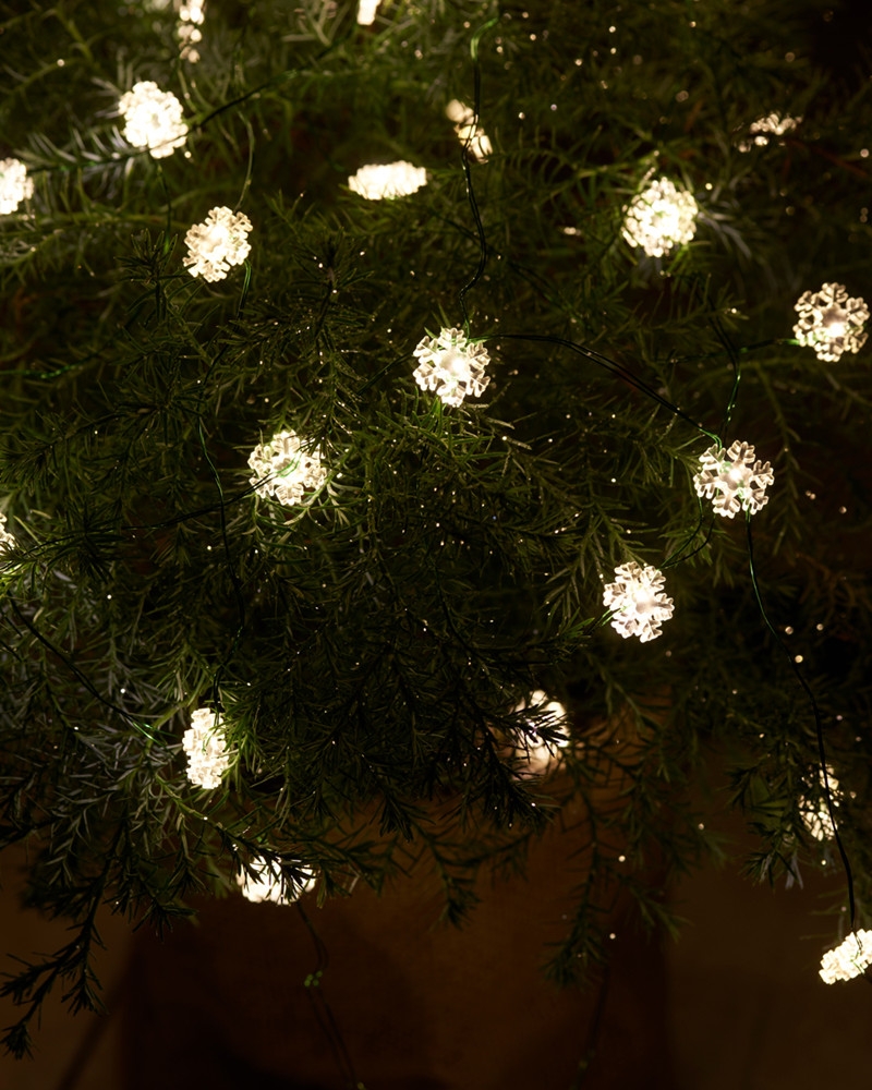 Nynne Snefnug, 40 Lys med timer, Klar/Grøn Nynne Snefnug, 40 Lys med timer, Klar/Grøn