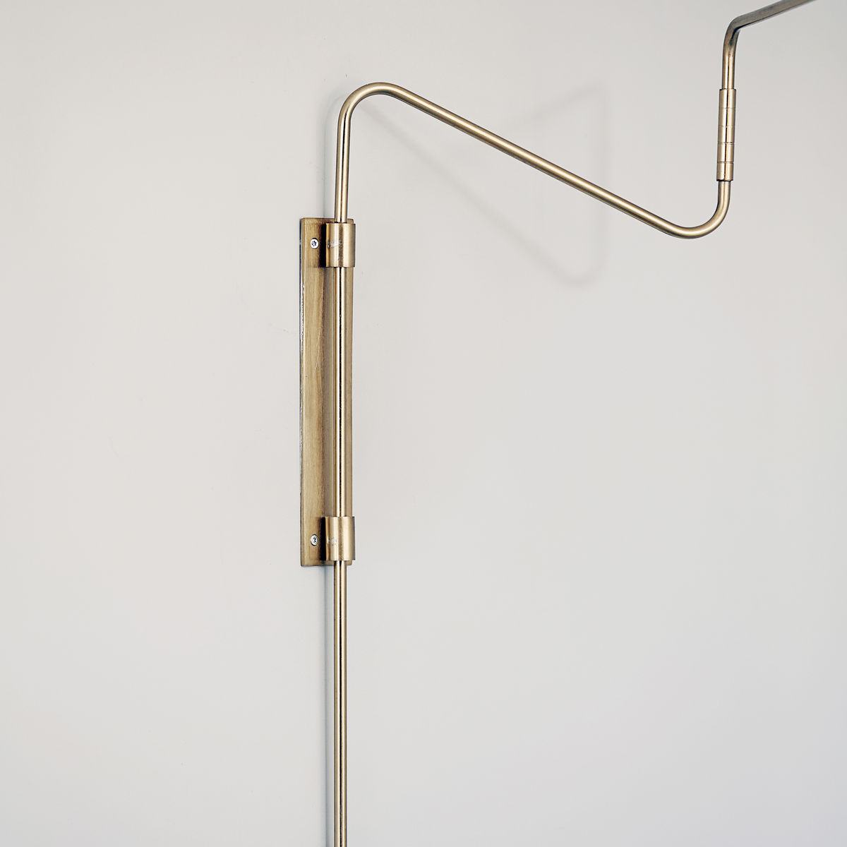 Væglampe, Swing, Messing A Væglampe, Swing, Messing A