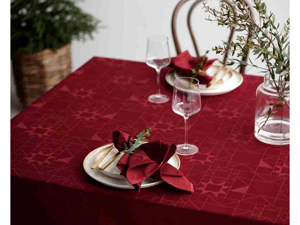 Södahl Star Damask Dug 140 x 270 cm Red