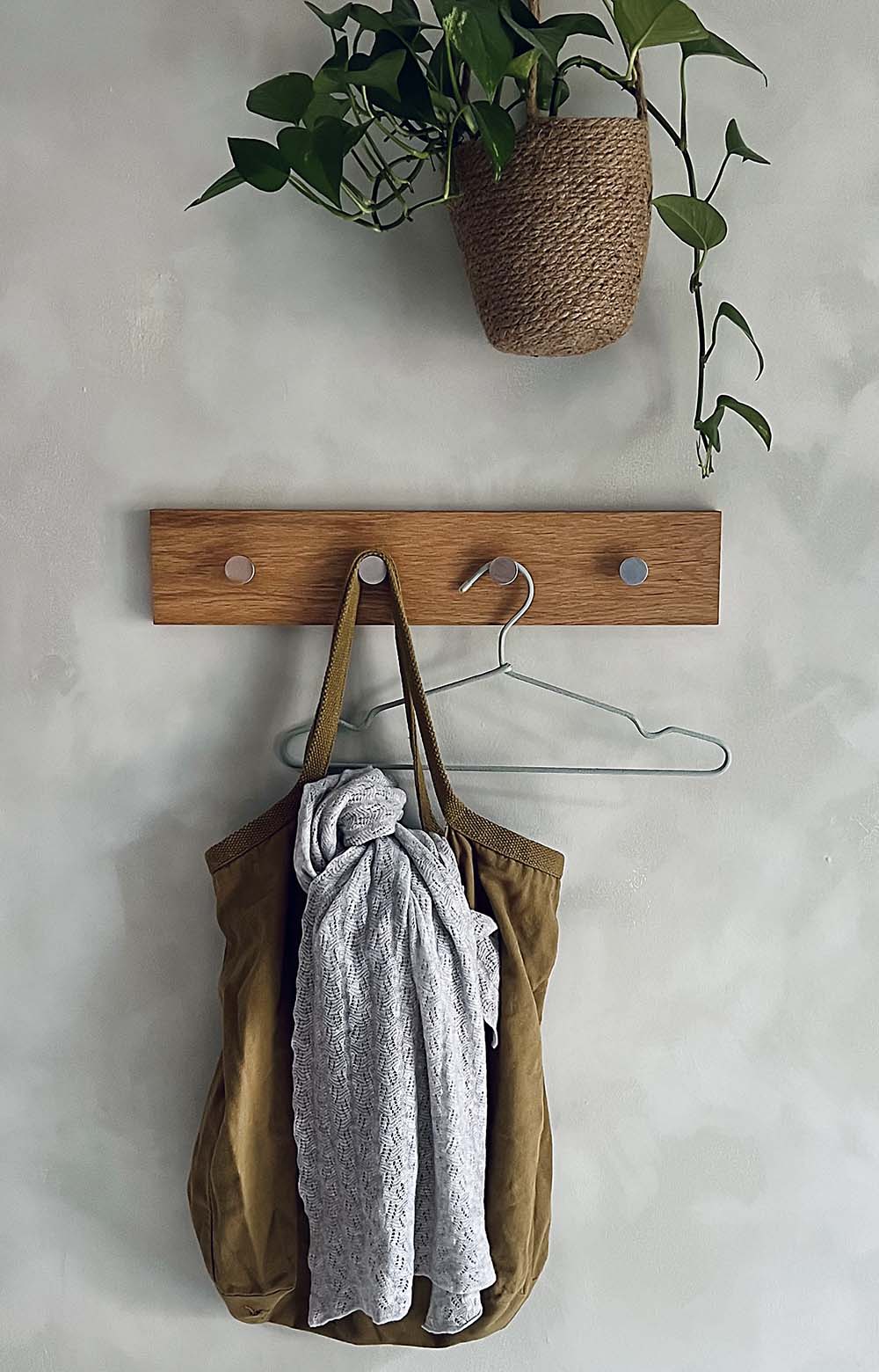 MOUD Home OAK Knagerække Egetræ Med Stål Knager – 50 cm MOUD Home OAK Knagerække Egetræ Med Stål Knager – 50 cm