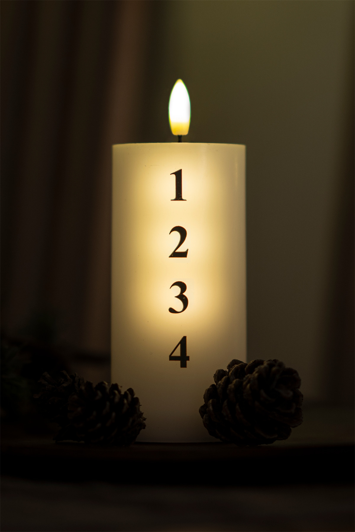 Sille Adventlys, LED Ø7xH15cm hvid/sort Sille Adventlys, LED Ø7xH15cm hvid/sort