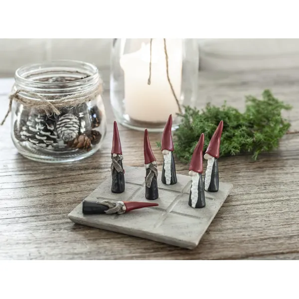 Kryds & Bolle, Tall Santa and Mother 12x12 cm