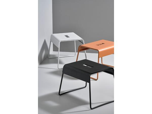 Zone A-Stool Skammel 39 x 30 x 27,5 cm Sort