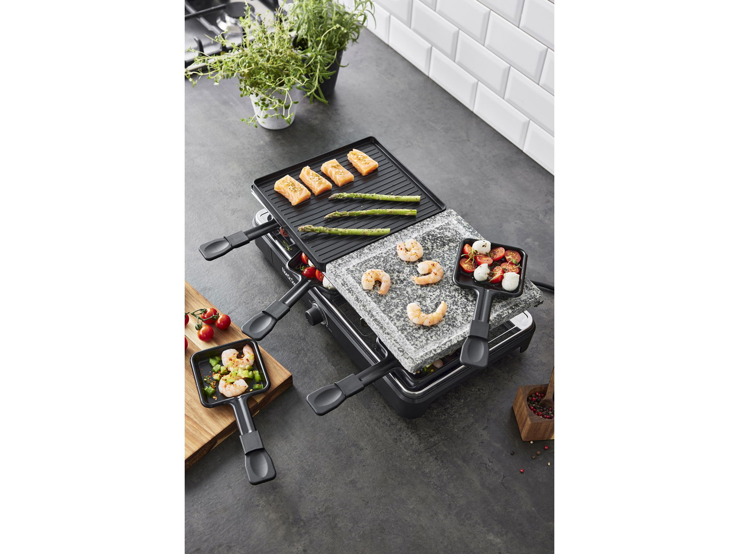 Raclette 8 pers. 1400 watt Sort