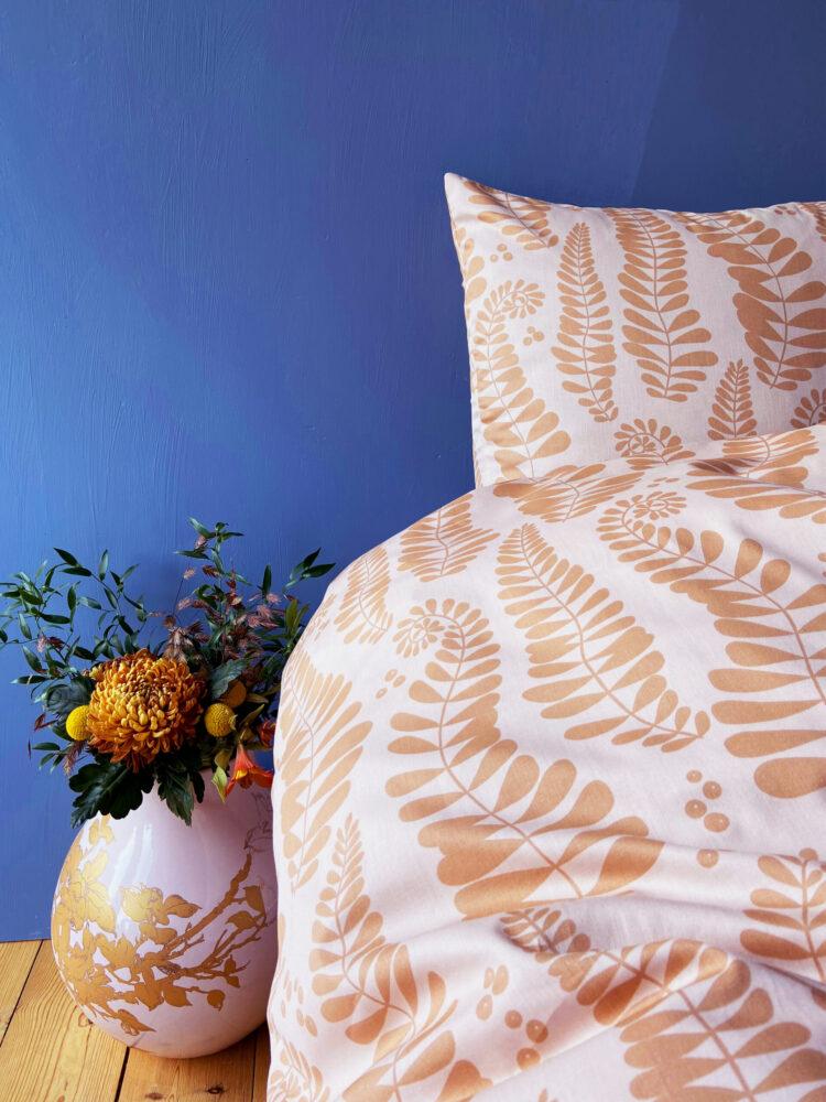 Sengesæt Notes by Susanne Schjerning – Fern Sweet, 140x220 cm Sengesæt Notes by Susanne Schjerning – Fern Sweet, 140x220 cm