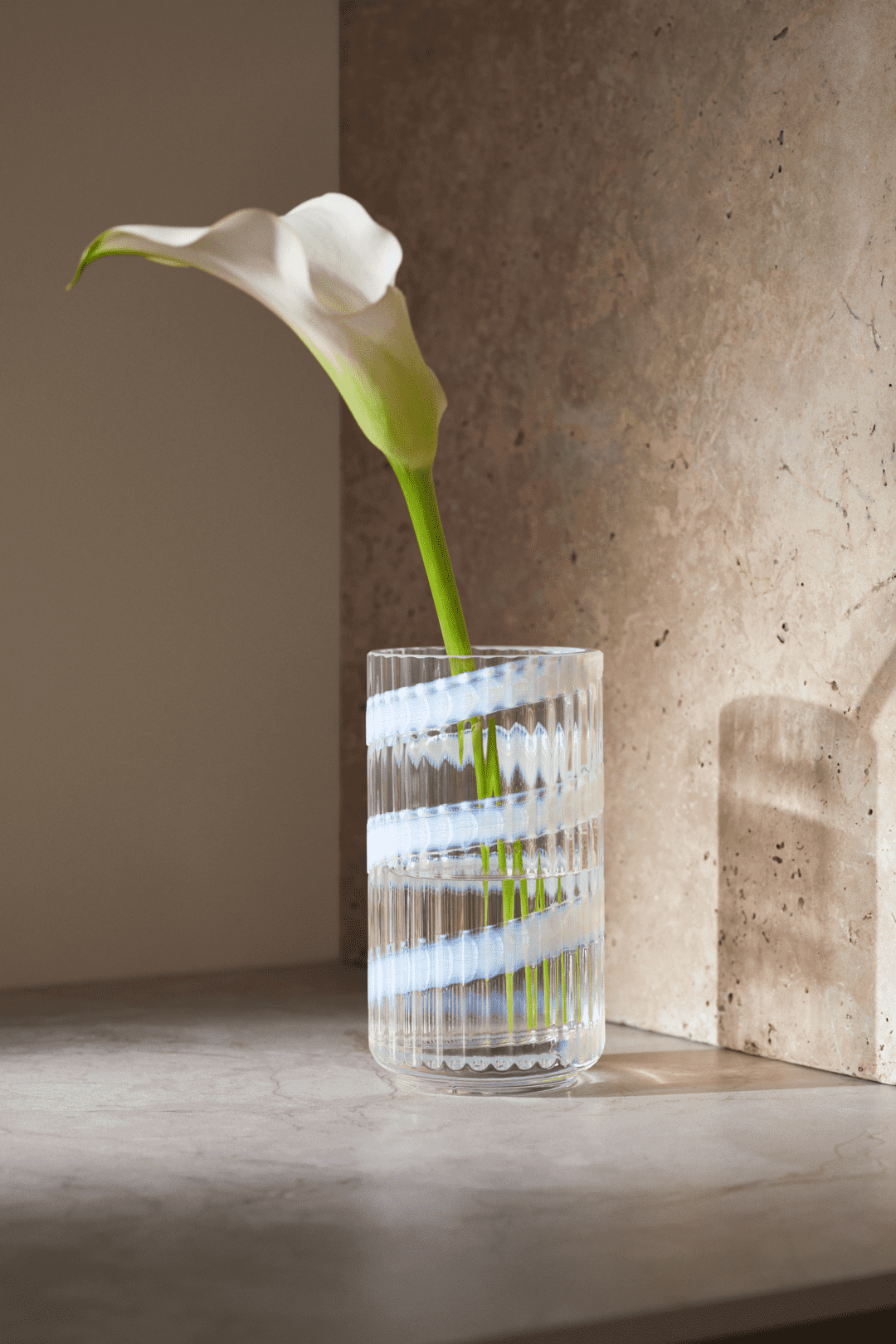 Lyngby Vase H15.5 cm swirl hvid mundblæst glas