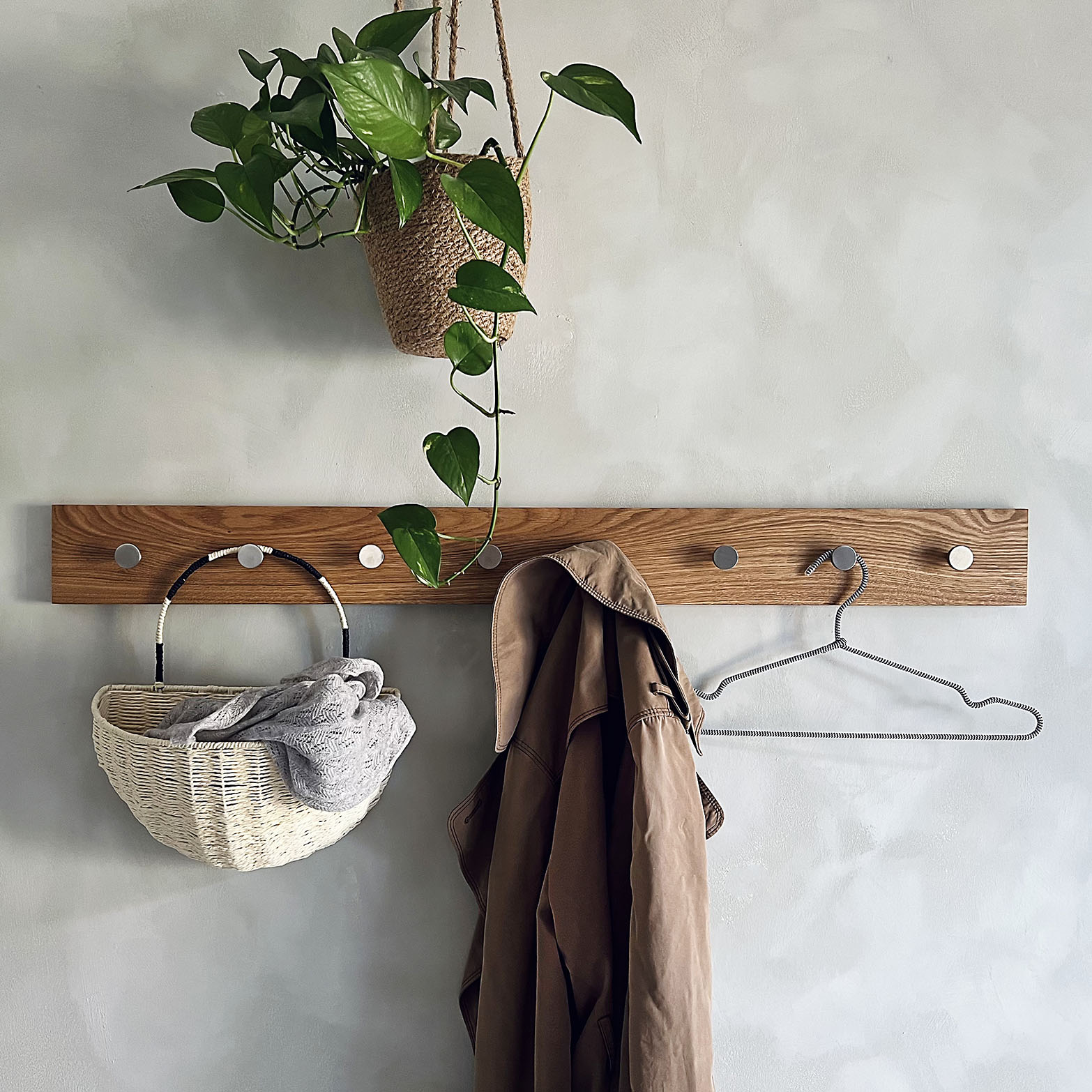 MOUD Home OAK Knagerække Egetræ Med Stål Knager - 100 cm