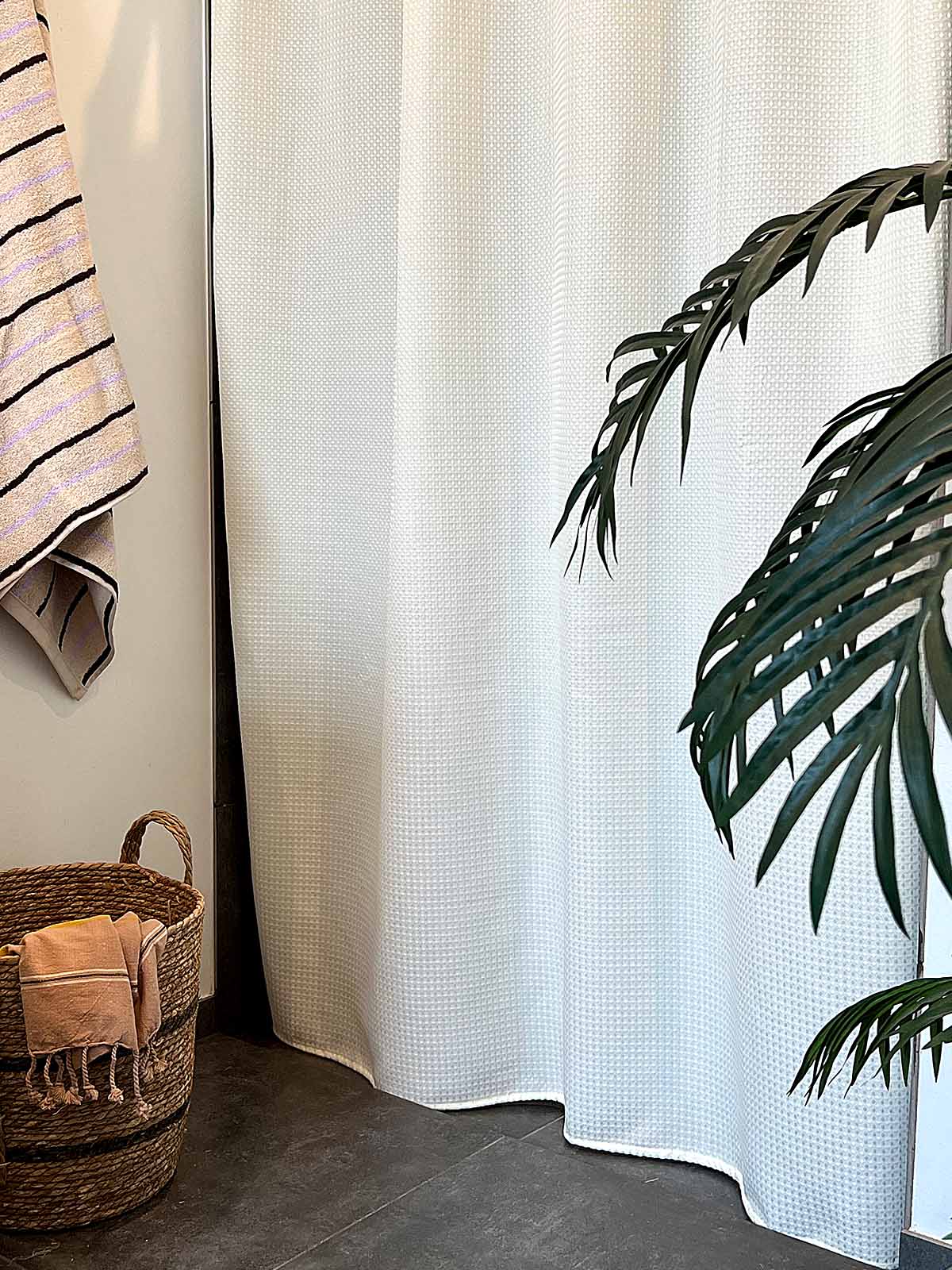 MOUD Home WAFFLE badeforhæng beige - 180x200 cm MOUD Home WAFFLE badeforhæng beige - 180x200 cm