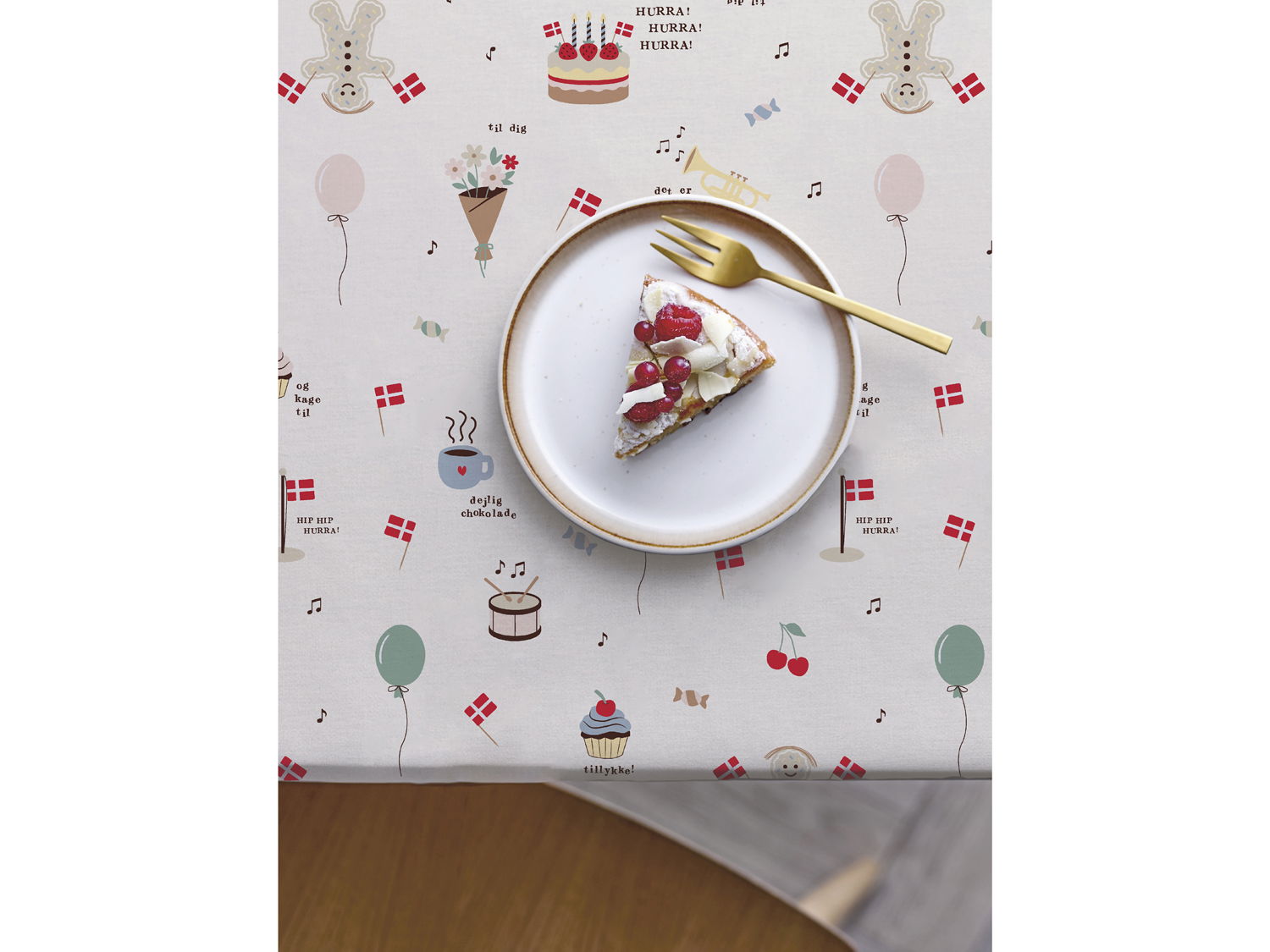 Södahl Fødselsdag Akryldug m. antislip 140 cm, Rød - i metermål