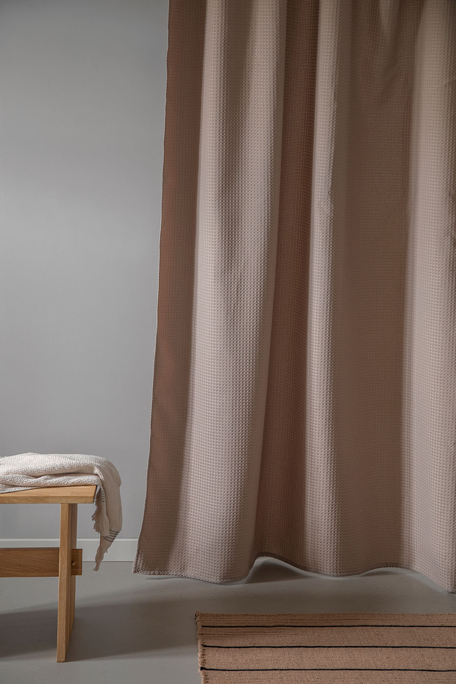 MOUD Home WAFFLE Badeforhæng i khaki - 180x200 cm MOUD Home WAFFLE Badeforhæng i khaki - 180x200 cm