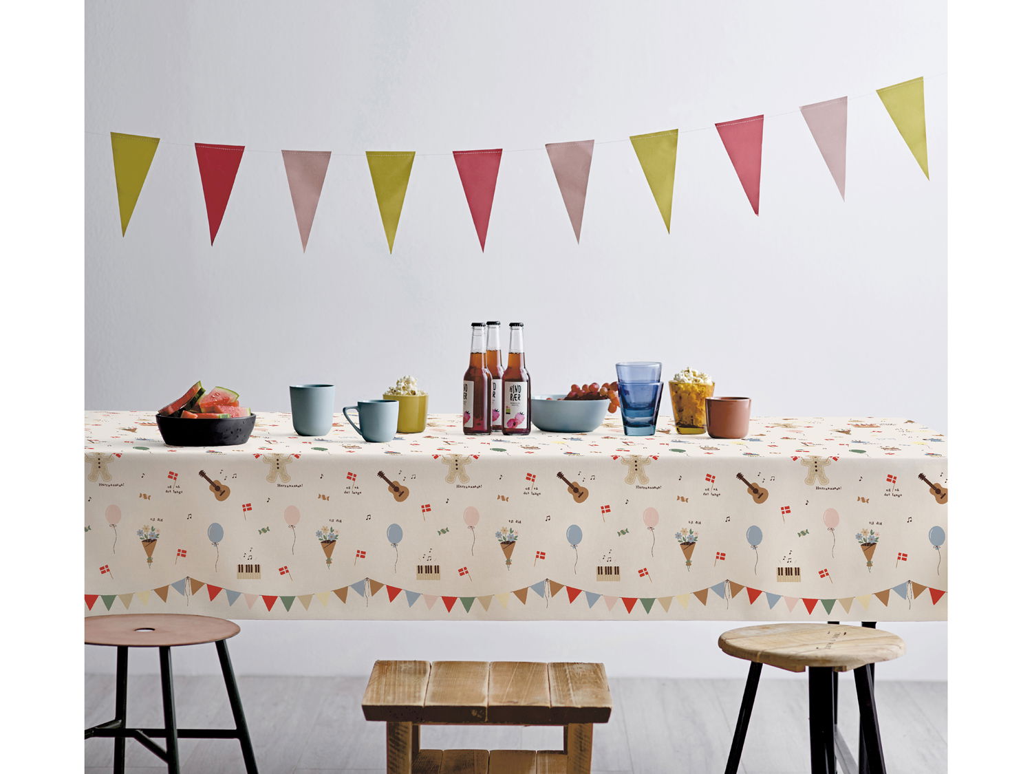 Södahl Fødselsdag Akryldug m. antislip 140 cm, Rød - i metermål